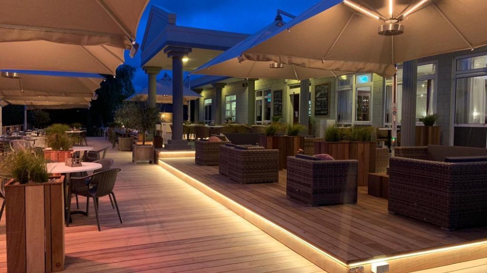 Terras stoelen 4